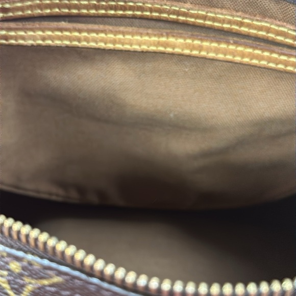 Louis Vuitton Speedy 35 Monogram - Picture 13 of 16